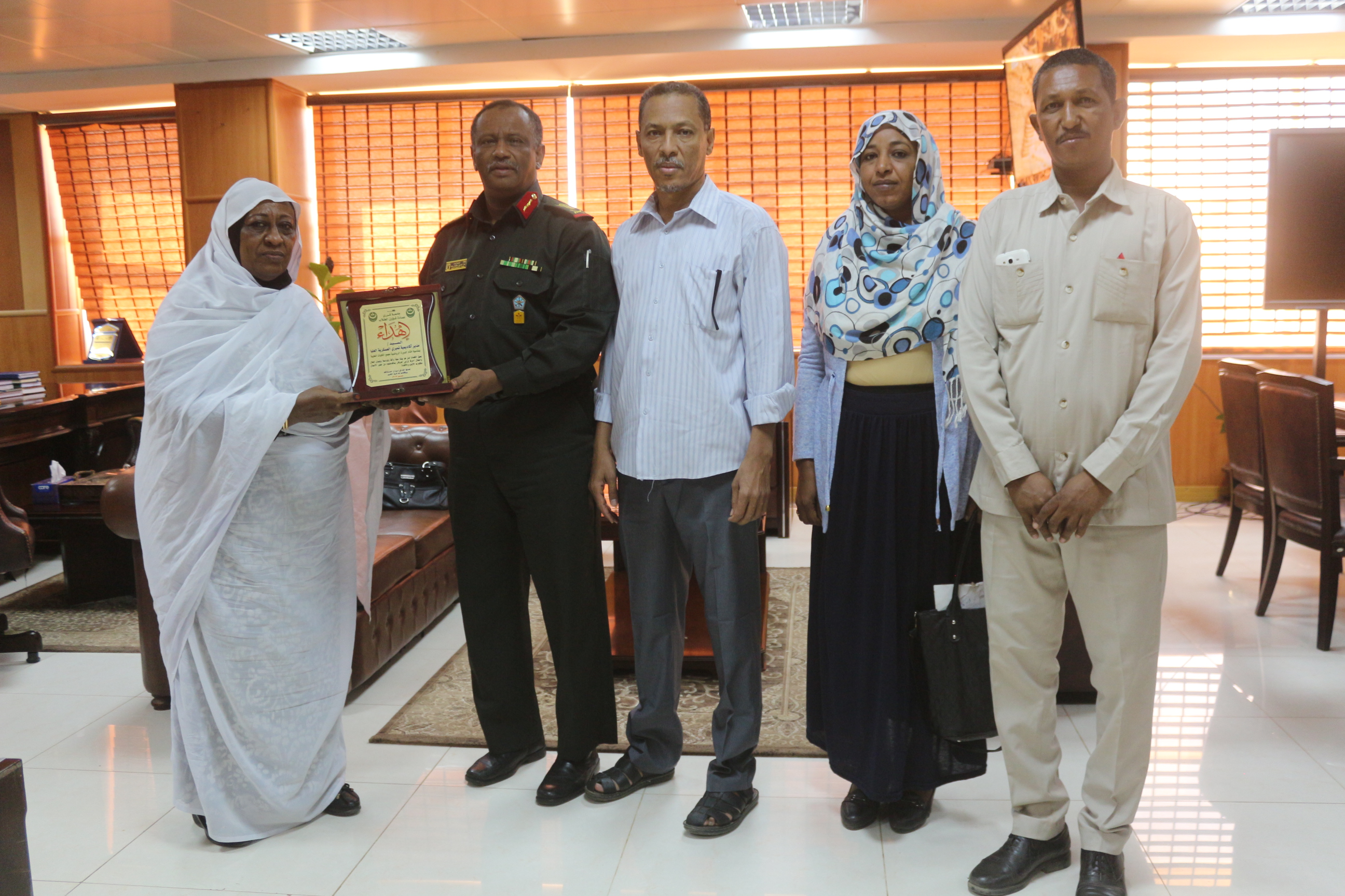 عمادة شؤون الطلاب بجامعة كررى تكريم السيد مدير اكاديمية نميرى العليا